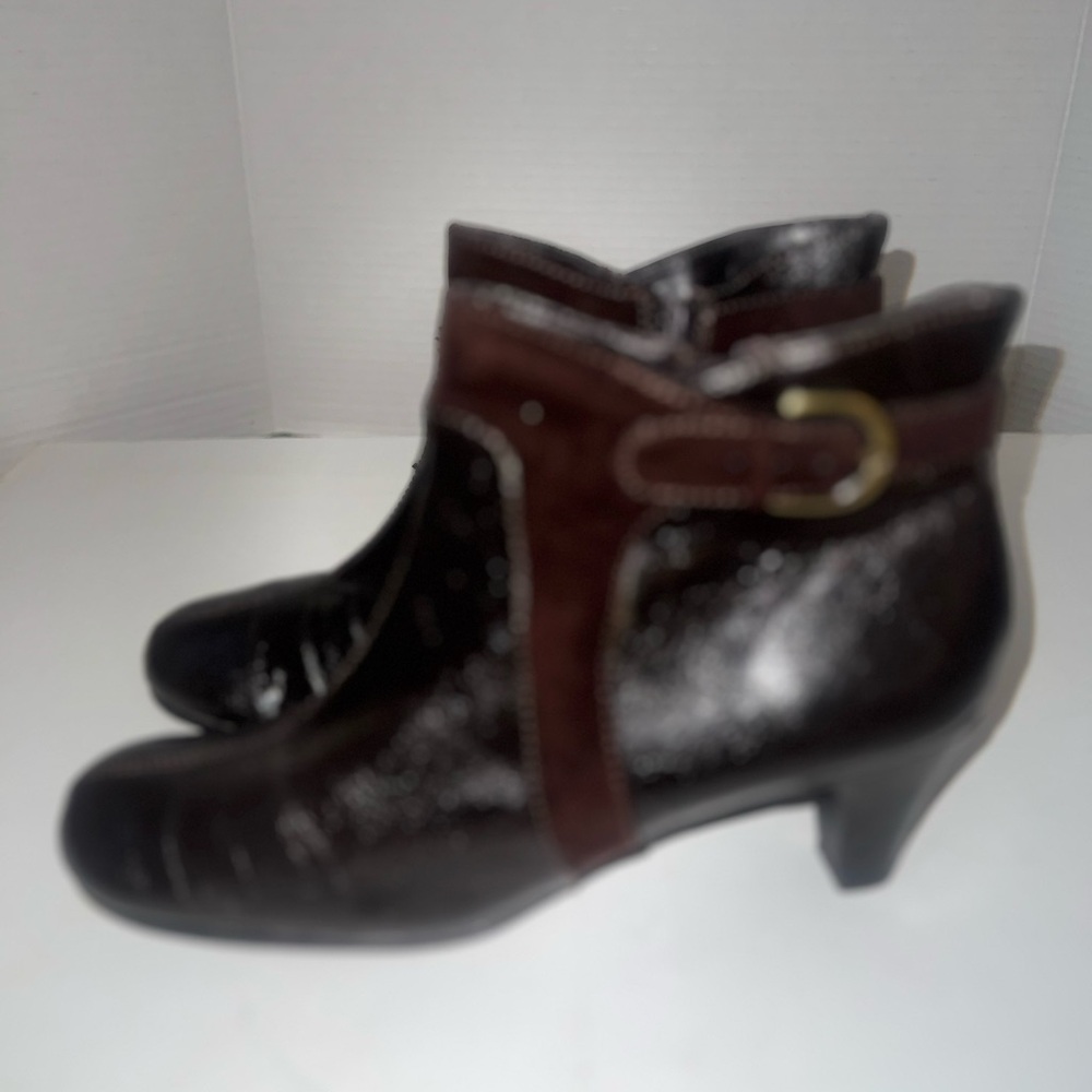 Areosoles Elegant Brown Leather Ankle Boots Women’s size 8.5 - Picture 9 of 11